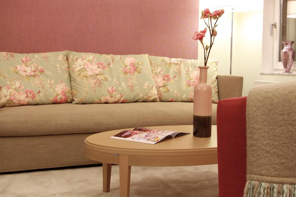 Mr.& Mrs. President Apartment แอร์ฟวร์ท ภายนอก รูปภาพ