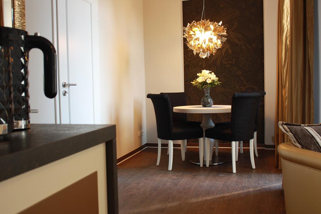 Mr.& Mrs. President Apartment แอร์ฟวร์ท ภายนอก รูปภาพ